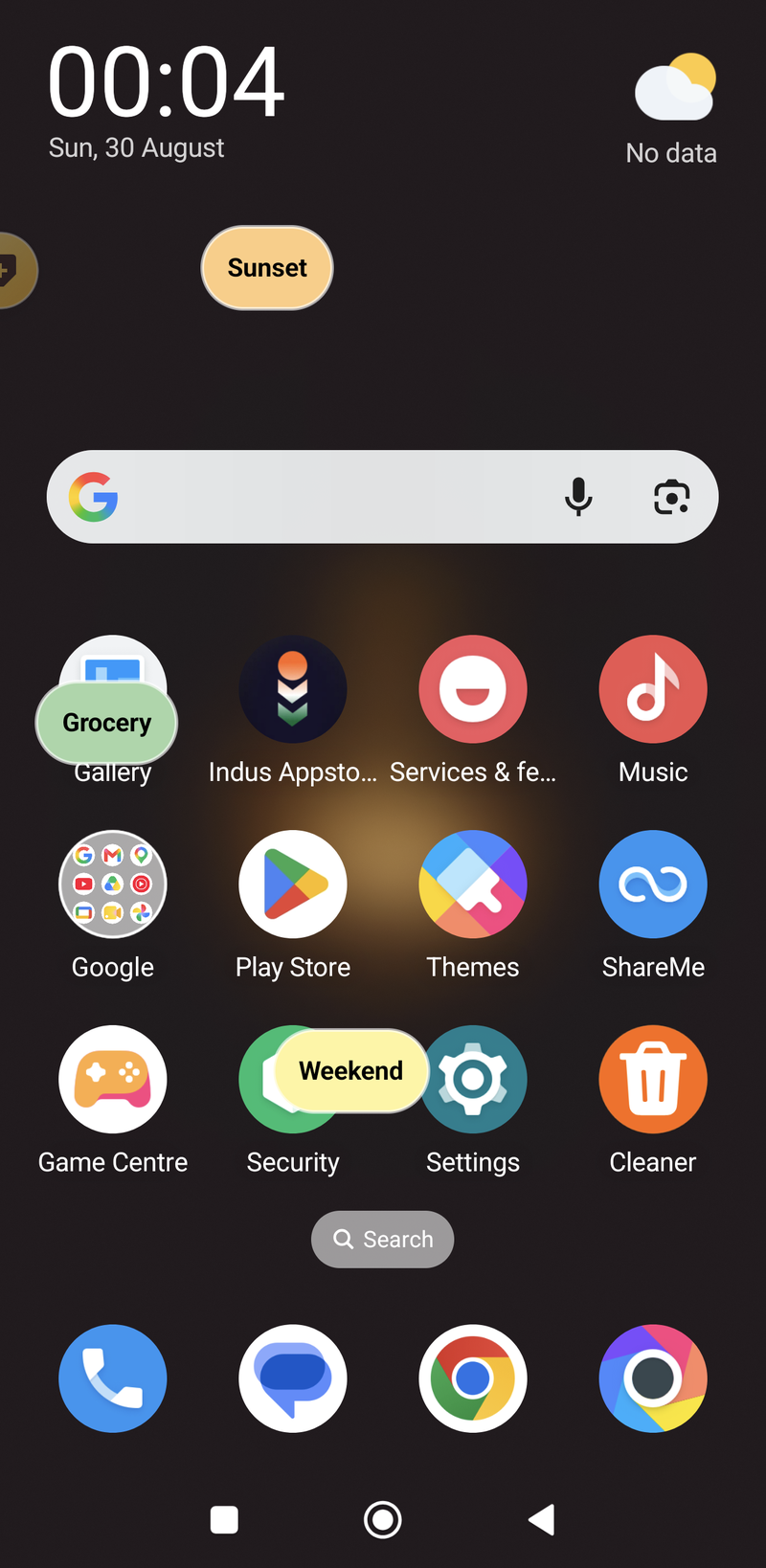 Three notes minimized into pills labelled Sunset, Grocery and Weekend over the home screen